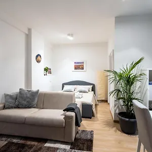 1,2 Porta Centro Parking Free Milan